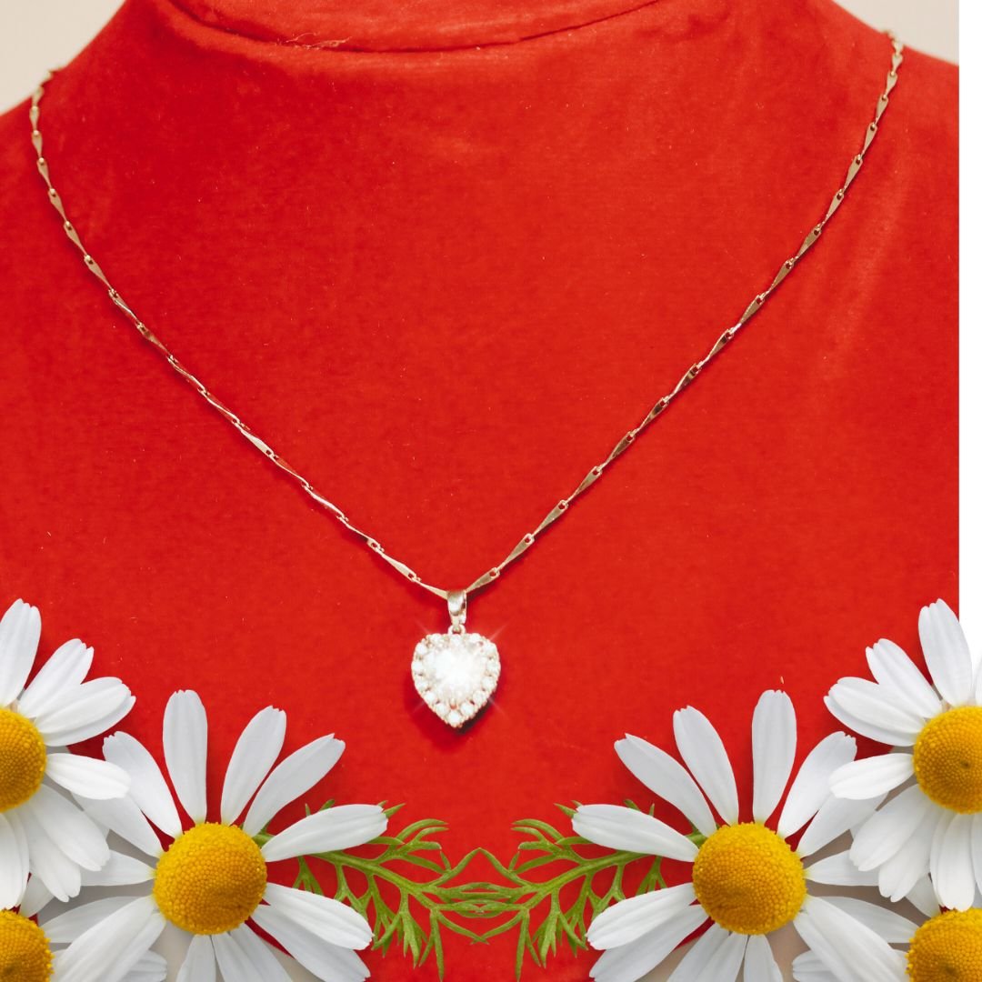 Heartfelt-Embrace-Sparkling-Pendant-Chain-3