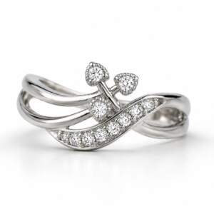Whispering Sparkle Silver Ring