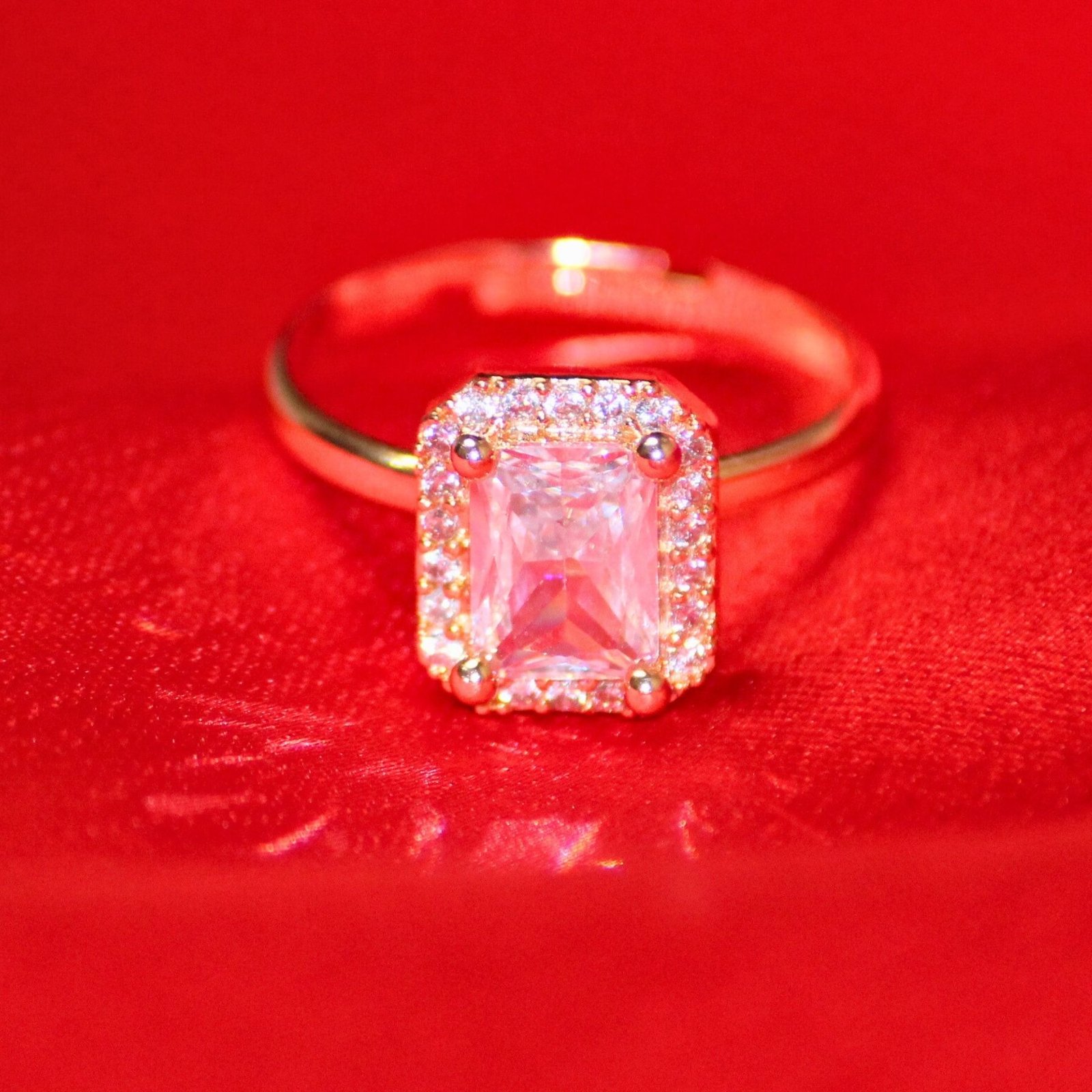 Regal-Emerald-Cut-Halo-Ring-in-Luxe-Gold-2 (1)