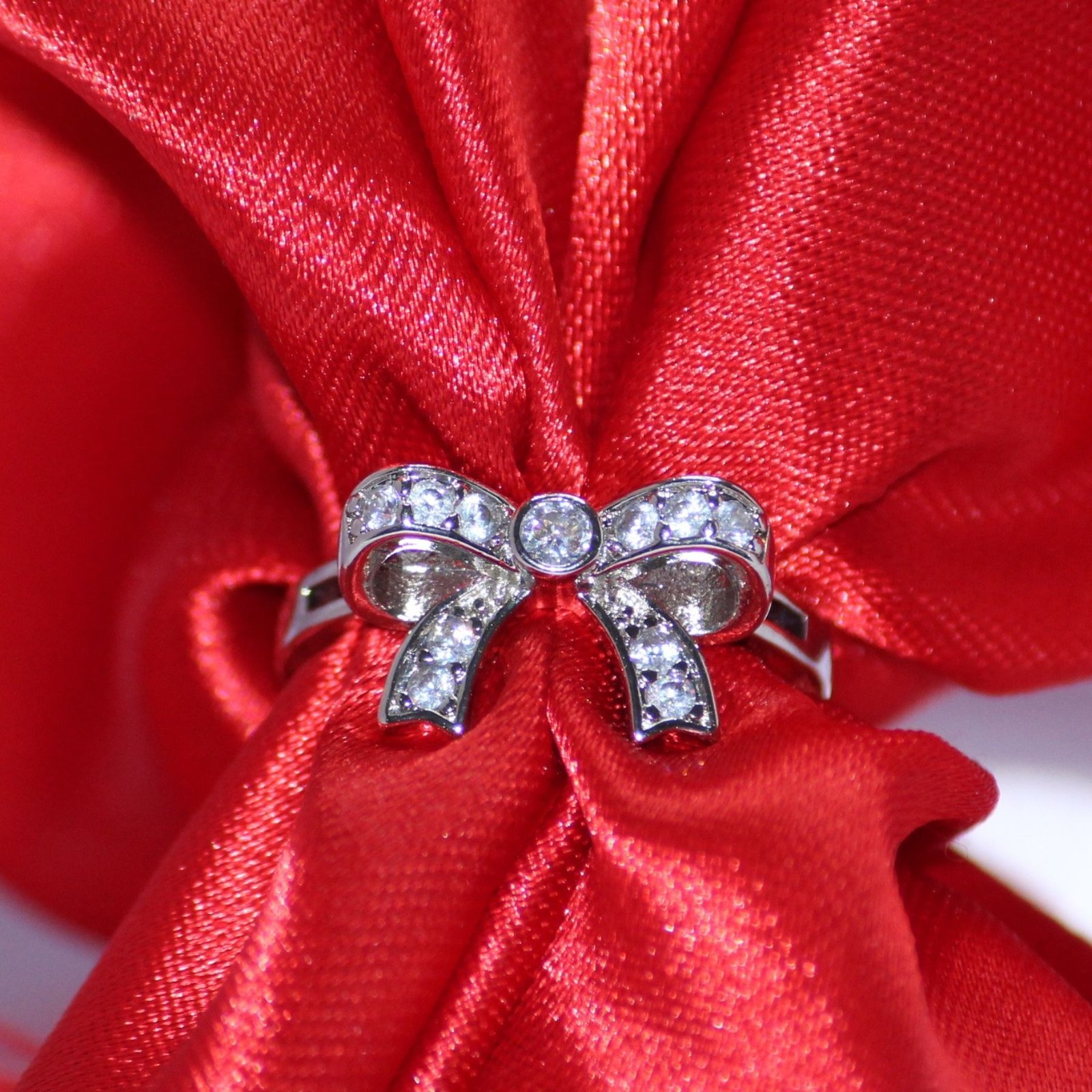 sparkling-Timeless-Bow-Elegance-Ring