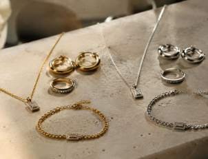 gold-or-silver-jewellery-choose-your-style-797320-pzt
