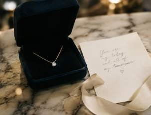 how-to-choose-her-perfect-jewellery-gift-797321-avt