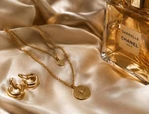make-affordable-fashion-jewellery-look-luxurious-797324-qbo